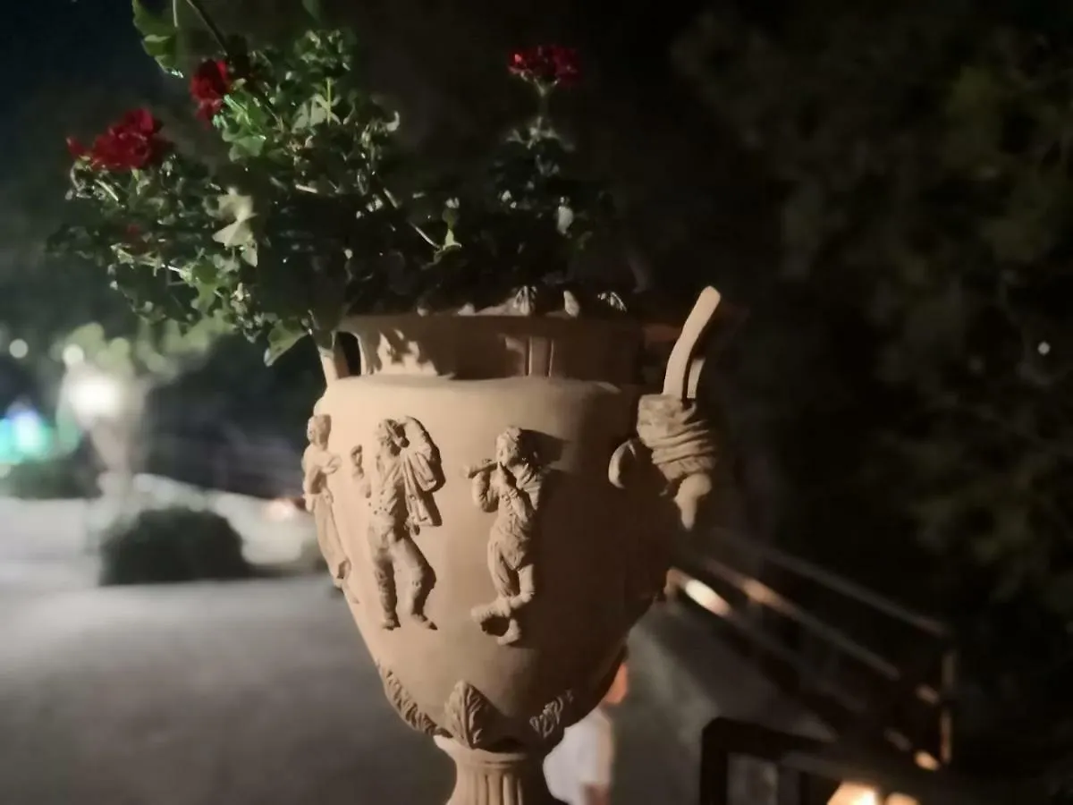 منتجع فندق Casale Di Benedetto كالتاجيروني